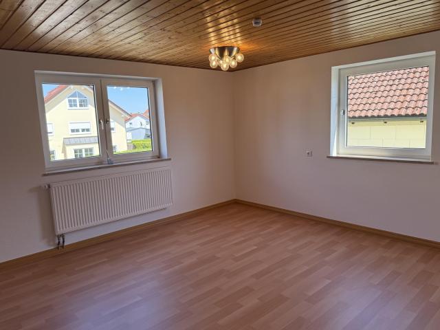 Attenkirchen 2 Zi Whg EG 63qm frisch renoviert mit Garten und SP