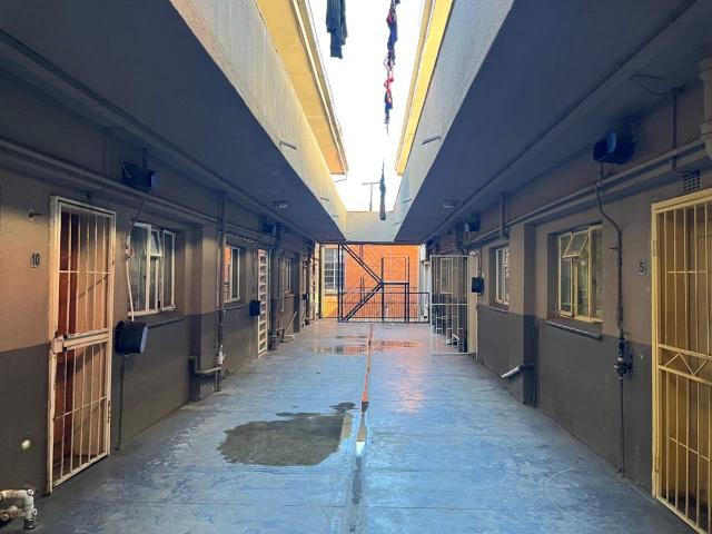 Attention all investors! This 3 bedroom flat in CBD is a fantastic opportunity, ideal for student ac
