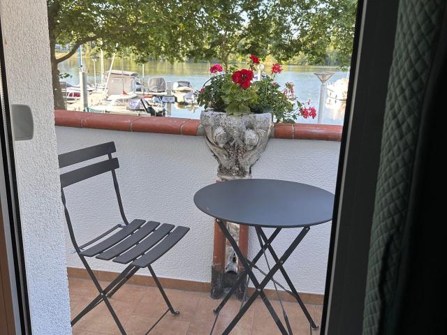 Attention! Google photos are not up to date, the neighboring house is finished. Your fisherman's house at the harbor is wainting for you!, Wiesbaden Amsterdam Apartments for Rent