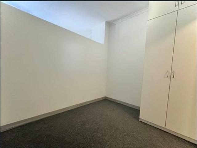 Attention Students! Convenient City Living Awaits