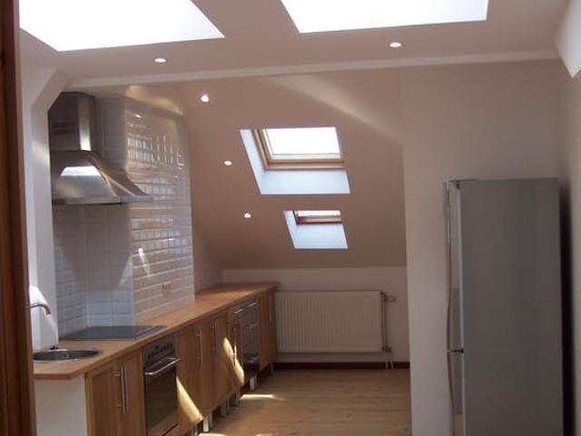 attic 3 bedrooms 1 bathroom in the very center of Brussels
