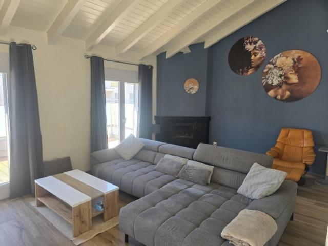 ATTIC Terrasse 4,5 Zimmer in Fully