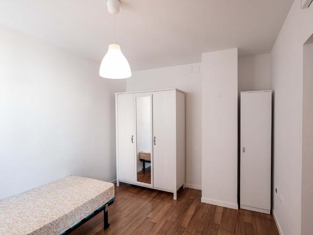 Attic duplex for rent in Ruzafa area