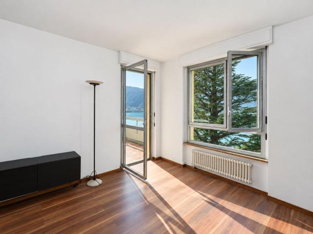 Attic flat with 3.5 rooms on sale in Bissone 60 m² | dreamo. Ch