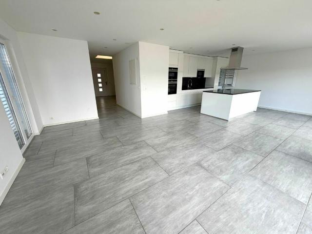 Attic flat with 4.5 rooms on sale in Wöschnau 121 m² | dreamo. Ch