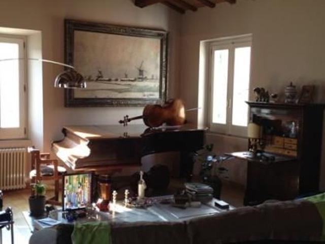 Attic Piazza Navona: Short Stay. beautiful, fully furnished 1 Bedroom + Guest bed, 1 bath in period building with 2 large private terraces. Parquet floors, air conditioning, chef's kitchen, views, silent and bright. REF 2064