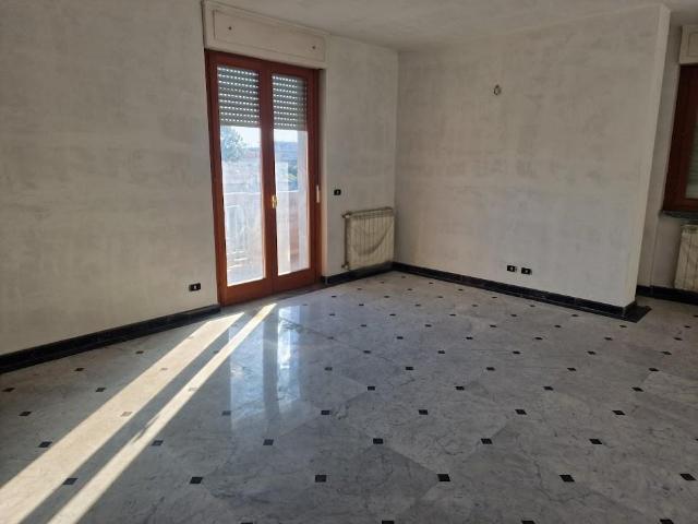 Attico con terrazzo, Carrara marina di