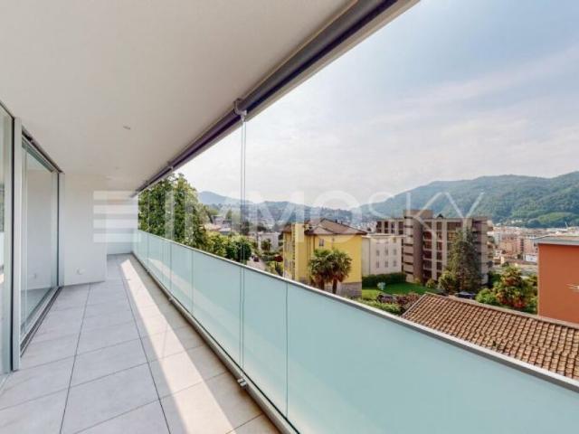 Attico con vista luminoso e confortevole in palazzina nuova