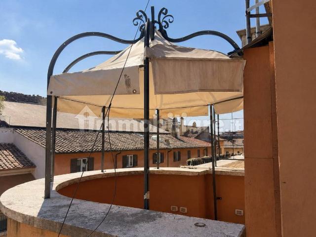 Attico corso del Rinascimento 4, Piazza Navona, Roma