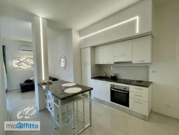 Attico arredato con terrazzo Marina di carrara