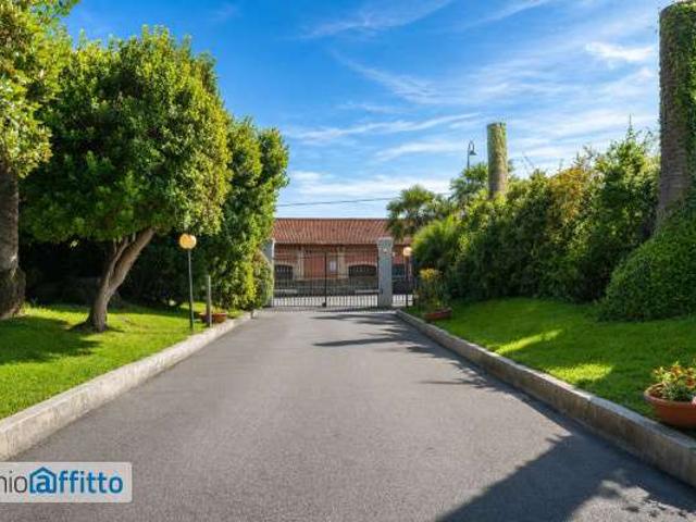 Attico arredato con terrazzo Nervi quinto al mare