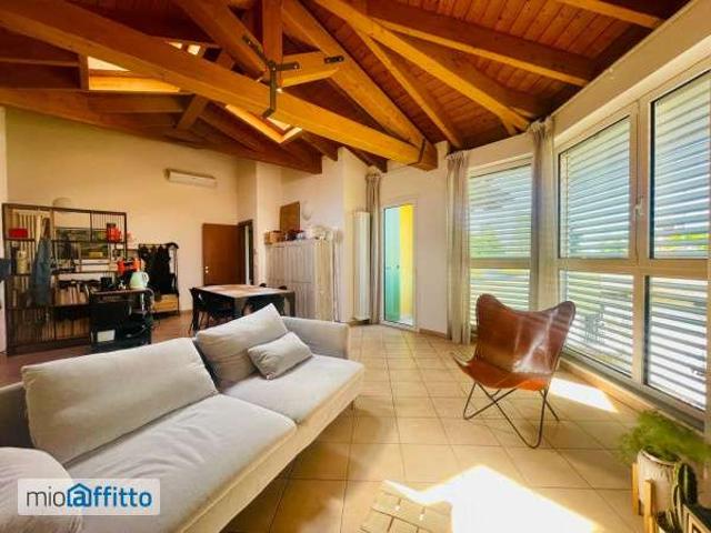 Attico arredato con terrazzo Bolognina