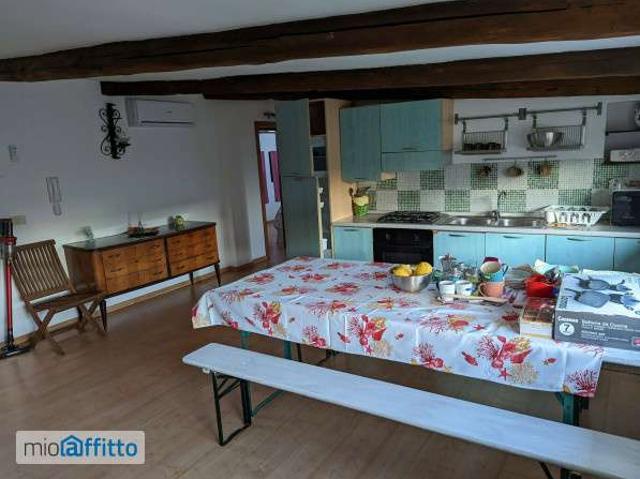 Attico arredato con terrazzo Centro