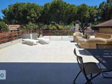 Attico arredato con terrazzo Centro