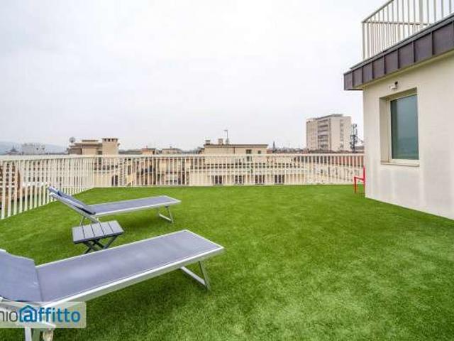Attico arredato con terrazzo Centro