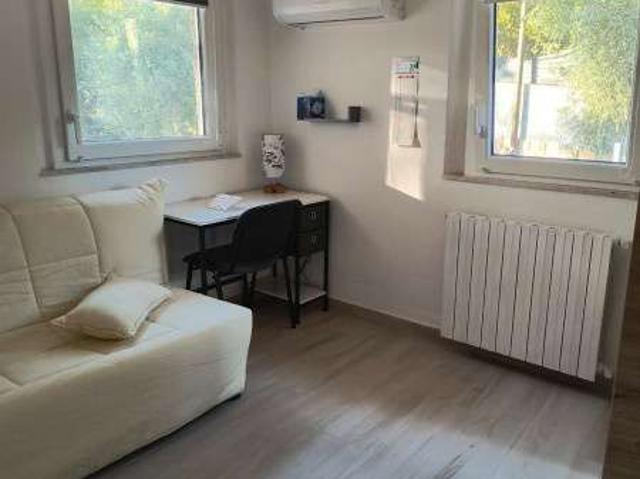 Attico arredato con terrazzo Centro