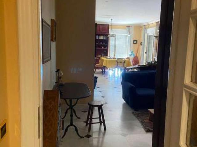 Attico arredato con terrazzo Centro