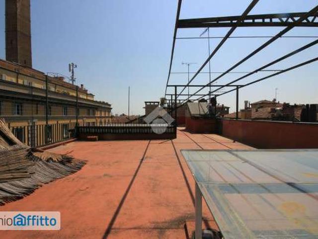 Attico arredato con terrazzo Centro