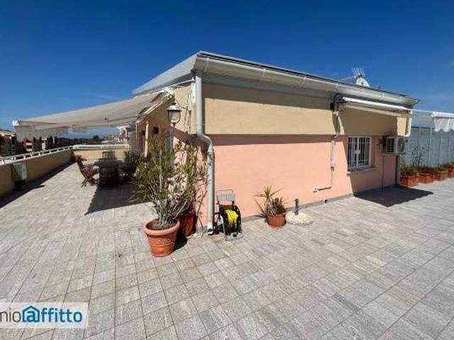 Attico arredato con terrazzo Centro