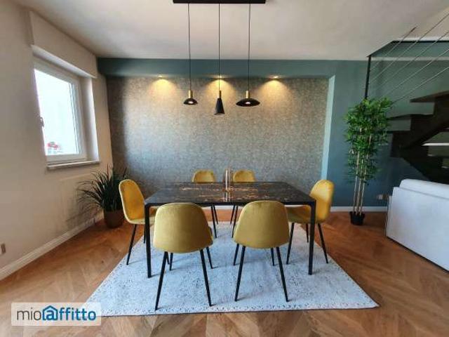 Attico arredato con terrazzo Centro