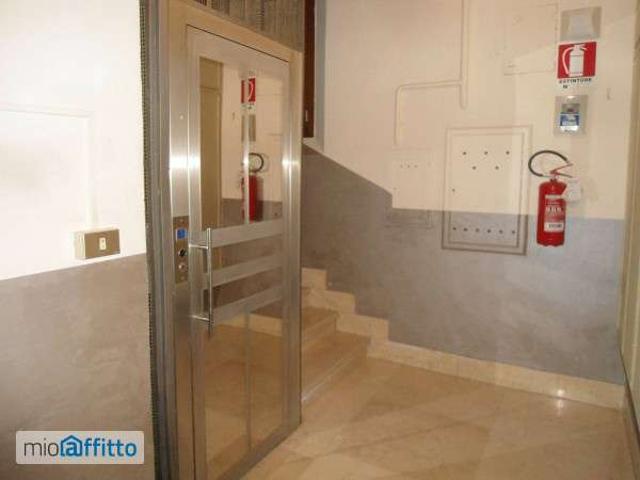 Attico arredato con terrazzo Centro