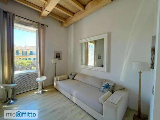 Attico arredato con terrazzo Centro