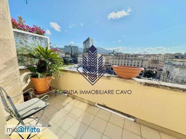 Attico arredato con terrazzo Centro quadrilatero