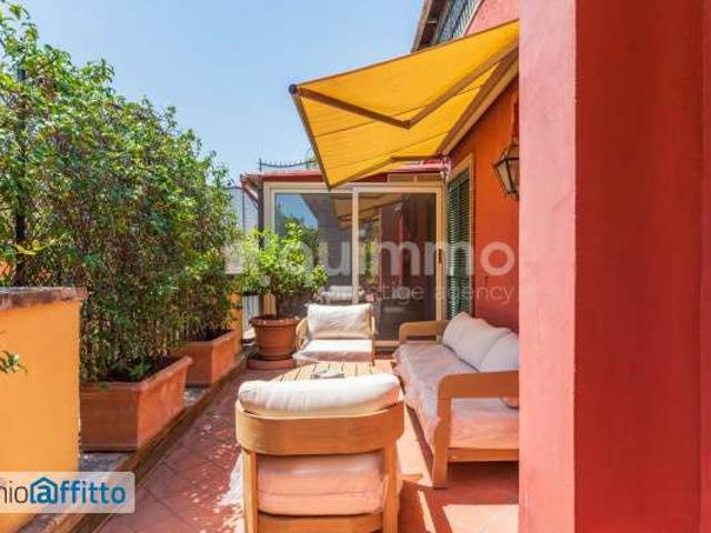 Attico arredato con terrazzo Centro storico