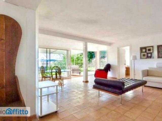 Attico arredato con terrazzo Centro storico