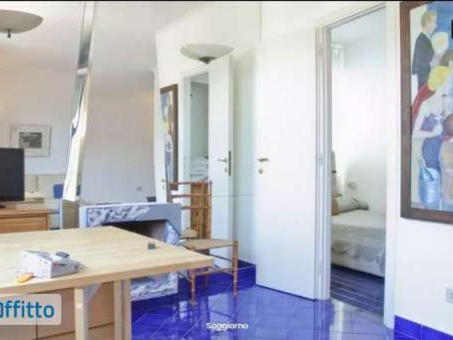 Attico arredato con terrazzo Centro storico
