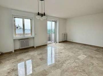 Attico arredato con terrazzo De angeli, vercelli, washinghton