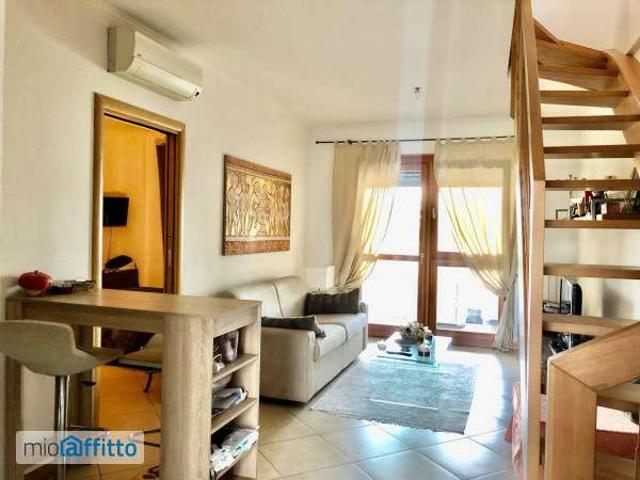 Attico arredato con terrazzo Eur, laurentino, checchignola, montagnola, fonte meravigliosa