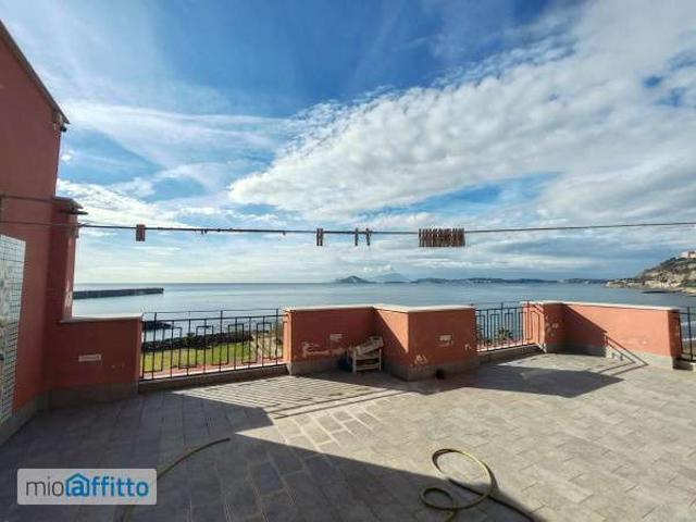 Attico arredato con terrazzo Fuorigrotta