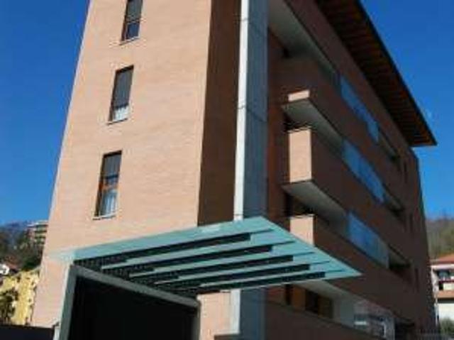 Attico arredato con terrazzo Laveno