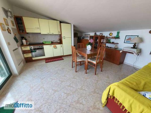 Attico arredato con terrazzo Piraino
