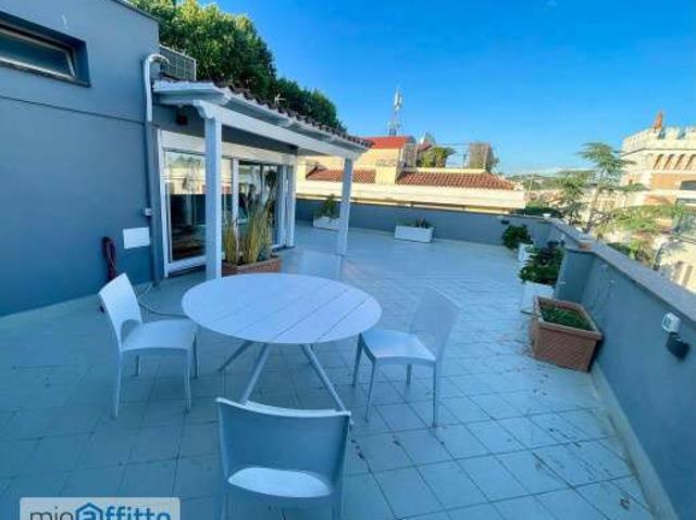 Attico arredato con terrazzo Prati, delle vittorie, borgo pio