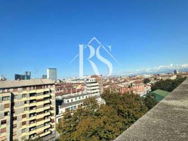 Attico arredato con terrazzo Repubblica, stazione centrale