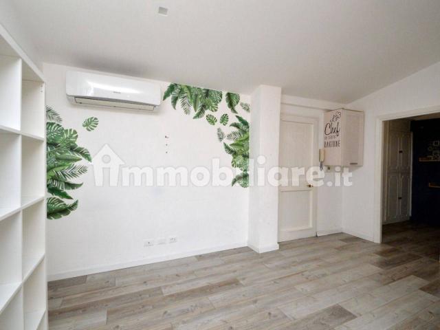 Attico buono stato, 60 m², Roma