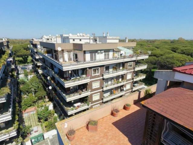Attico di 218 mq a Lido di Ostia, Ostia Antica, Castel Fusano Roma