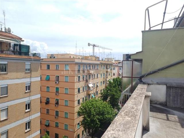Attico di 37 mq a Pigneto, San Lorenzo, Casal Bertone Roma