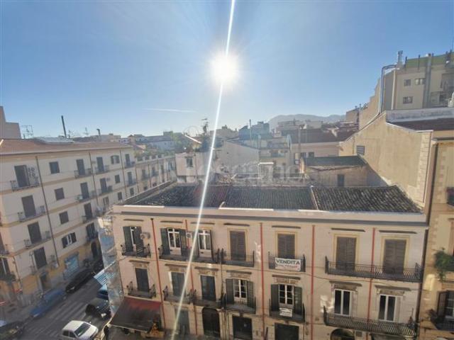 Attico di 74 mq a Porto, Borgo Vecchio, Roma, Cavour Palermo