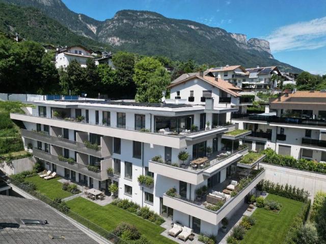 Attico di lusso di 157 mq Via Rittstein, 73, Appiano sulla Strada del Vino, Bolzano, Trentino Alto Adige