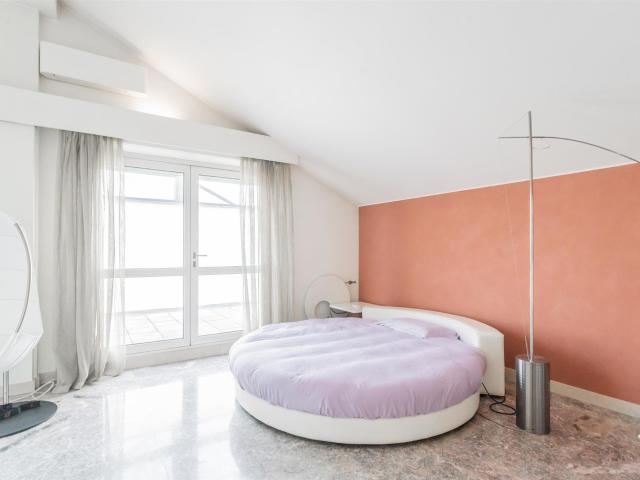 Attico di prestigio con terrazza panoramica e mini pool 400m² Gallarate