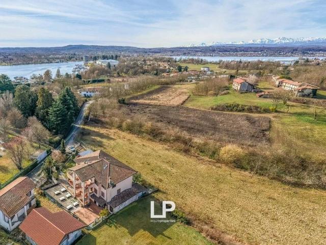 Attico di lusso di 165 mq in vendita Sesto Calende, Lombardia