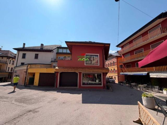 Attico di prestigio di 109 mq in vendita Corso 4 Novembre, 39, Asiago, Vicenza, Veneto