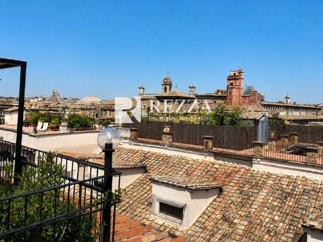 Attico di prestigio di 250 mq in vendita Piazza Venezia, Roma, Lazio