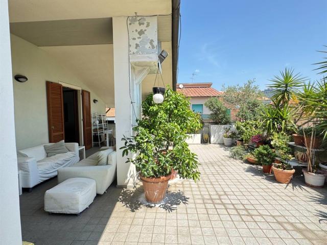 Attico di recente costruzione con ampia terrazza in vendita. 130m² Montecatini Terme