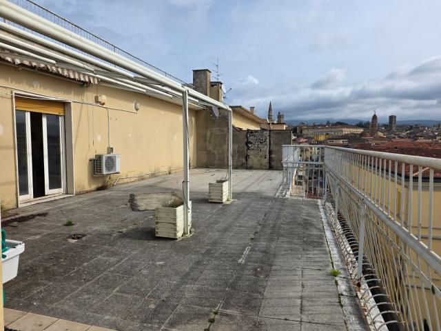 ATTICO in VENDITA a AREZZO CENTRO di 6 vani