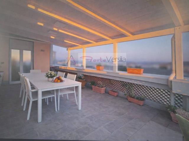 attico in vendita a Carrara, Marina di Carrara