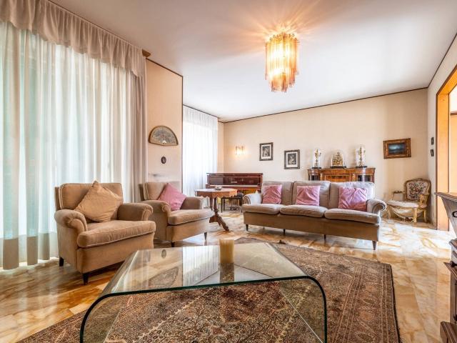 Attico in vendita a Torino, San Salvario 240m² Torino